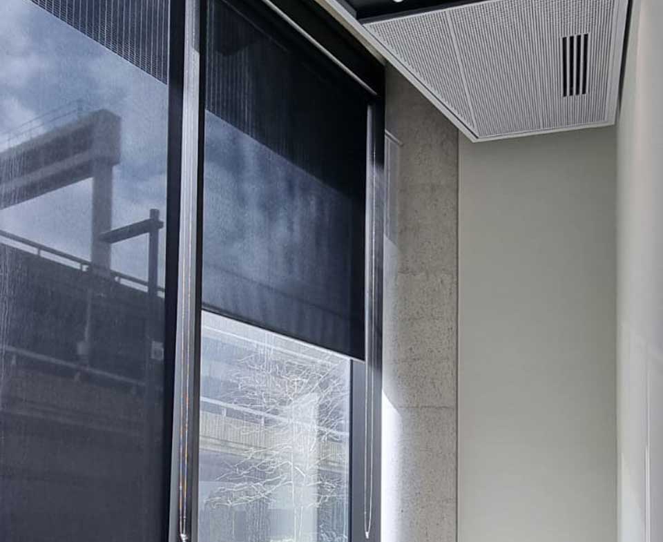 Roller-Blind Our installation service